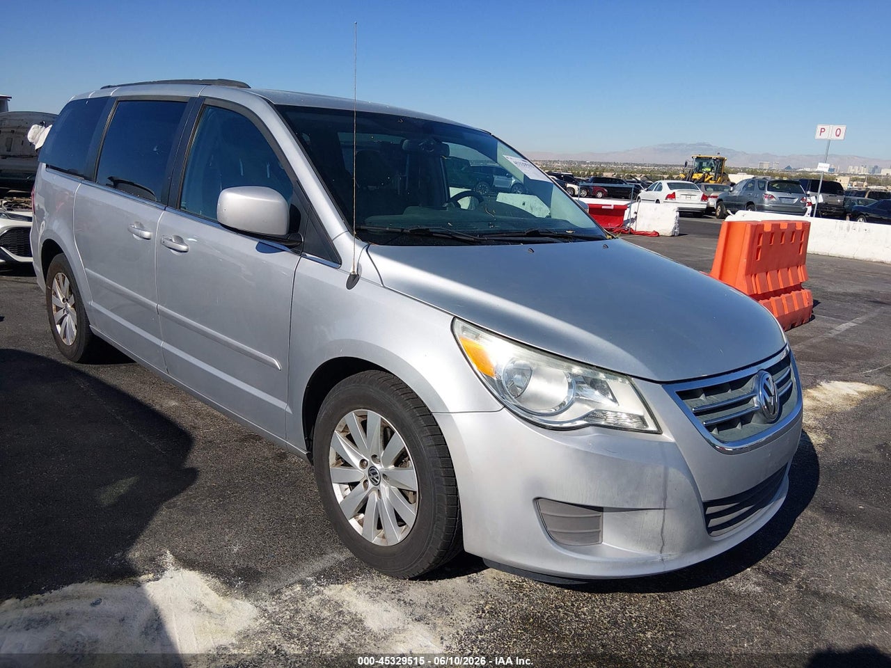 2012 VOLKSWAGEN ROUTAN SEL thumbnail 2