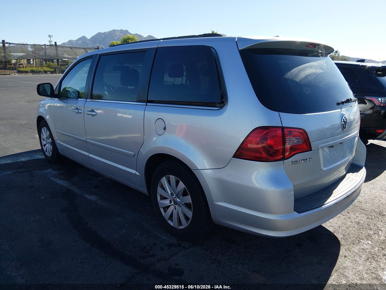 2012 VOLKSWAGEN ROUTAN SEL thumbnail 4