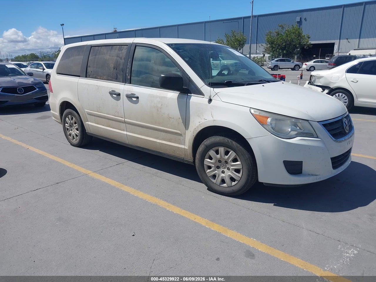 2009 VOLKSWAGEN ROUTAN S thumbnail 2