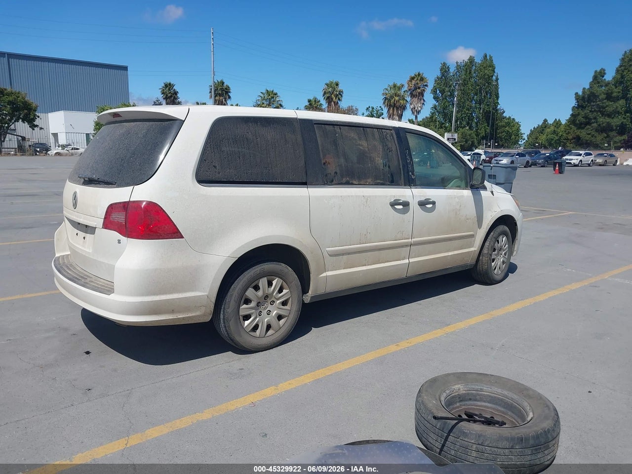 2009 VOLKSWAGEN ROUTAN S thumbnail 5