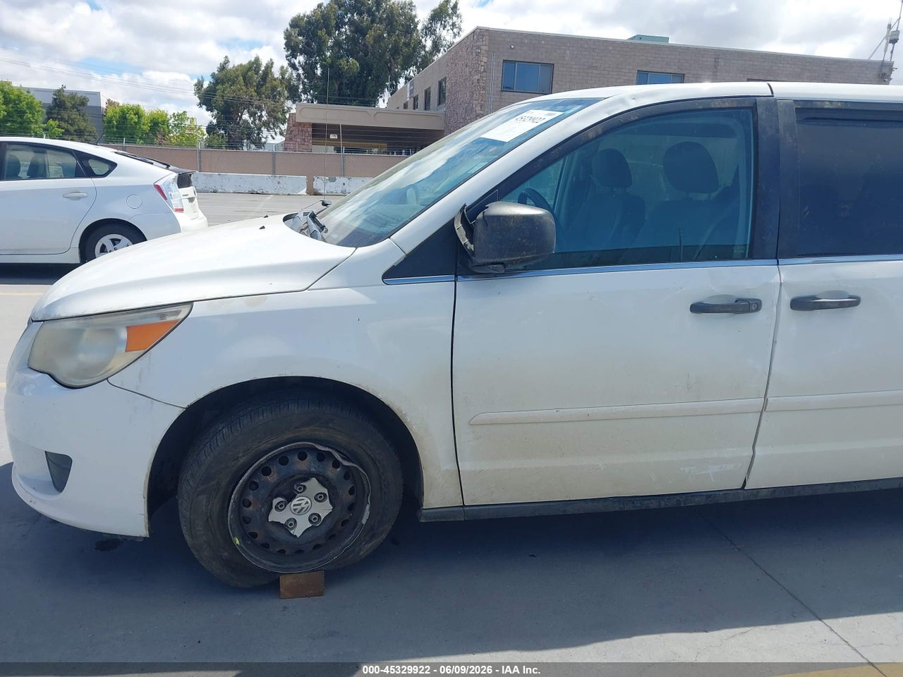 2009 VOLKSWAGEN ROUTAN S thumbnail 7