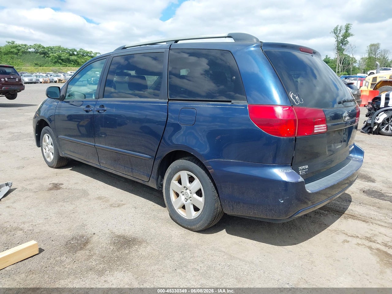 2005 TOYOTA SIENNA LE · 3/12