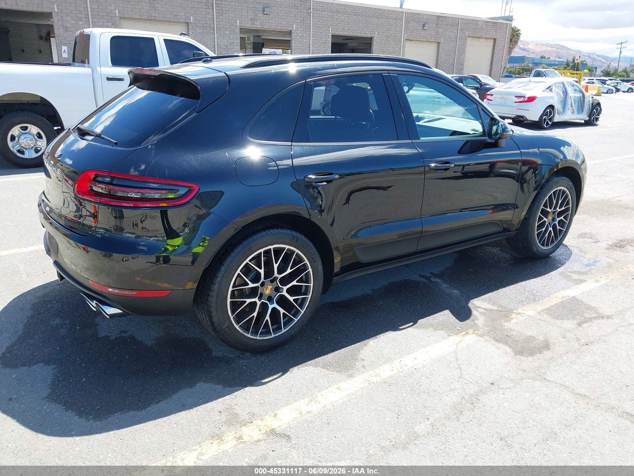 2018 PORSCHE MACAN SPORT EDITION thumbnail 5
