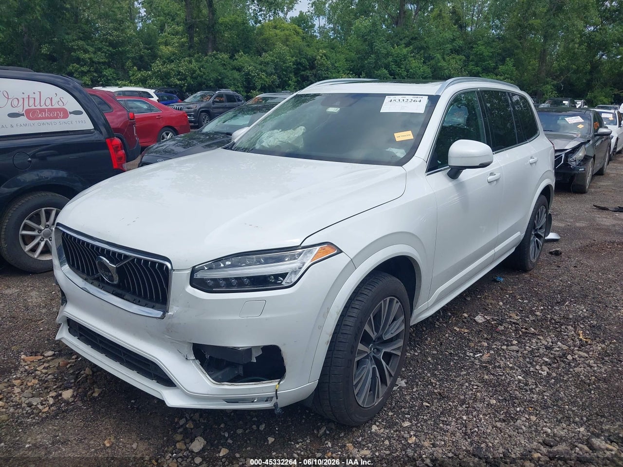 2022 VOLVO XC90 T5 MOMENTUM 7 PASSENGER thumbnail 3