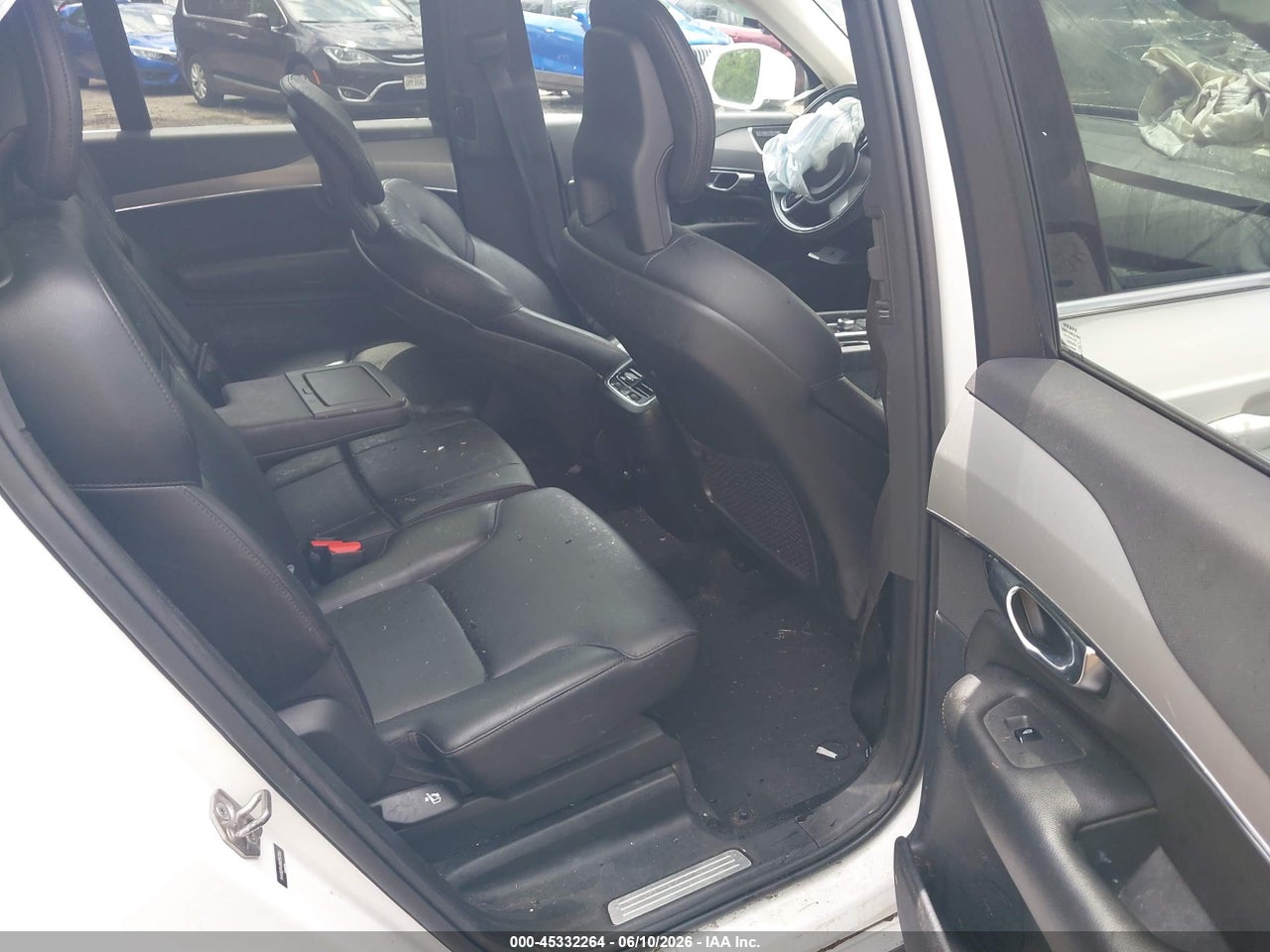 2022 VOLVO XC90 T5 MOMENTUM 7 PASSENGER thumbnail 9