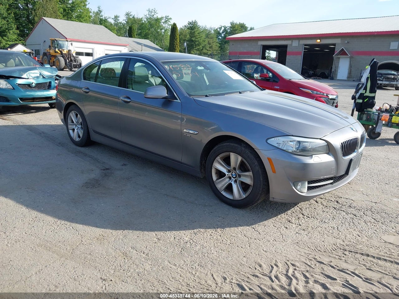 2012 BMW 528I XDRIVE thumbnail 2