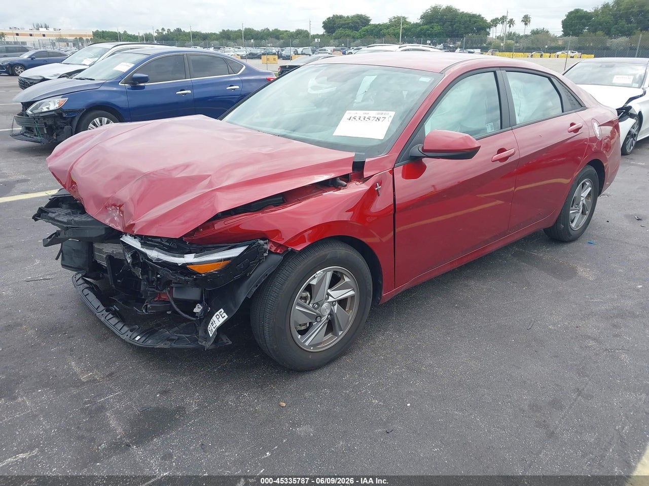 2025 HYUNDAI ELANTRA SE thumbnail 3