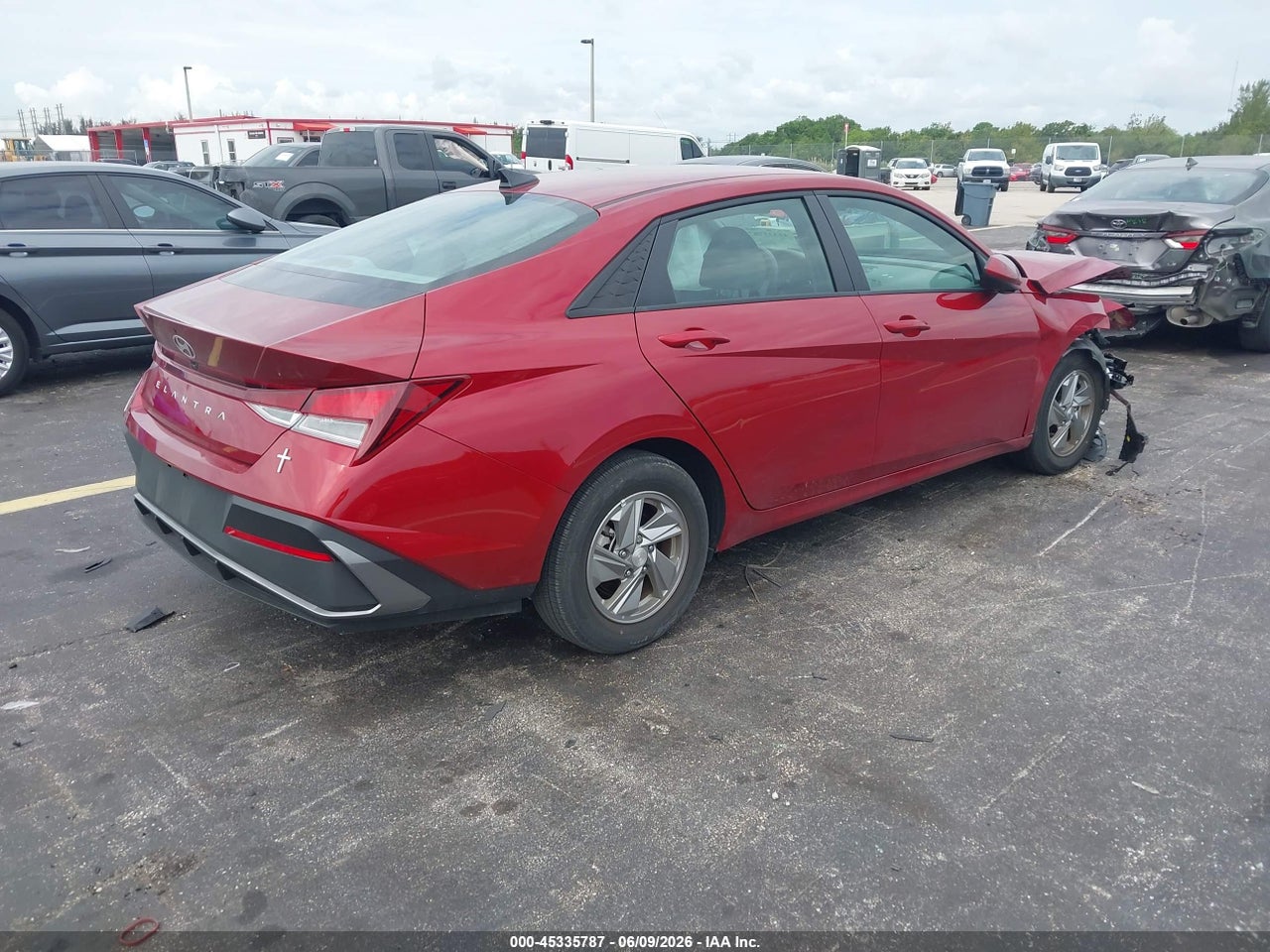 2025 HYUNDAI ELANTRA SE thumbnail 5