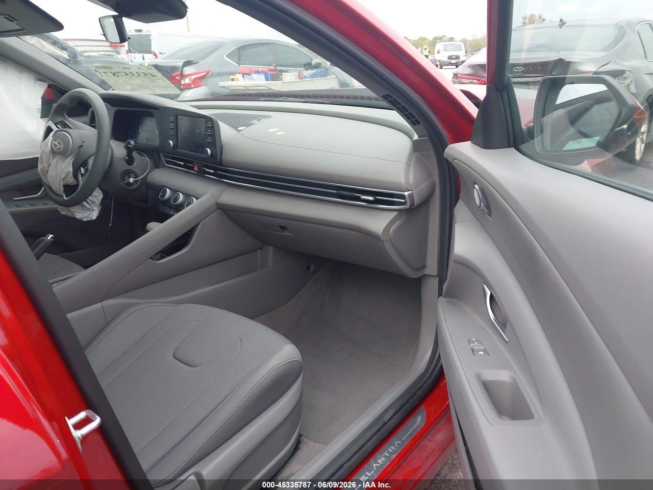 2025 HYUNDAI ELANTRA SE thumbnail 6