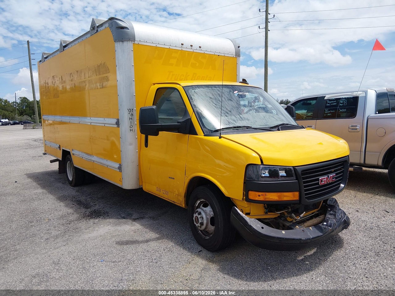 2021 GMC SAVANA CUTAWAY WORK VAN thumbnail 2