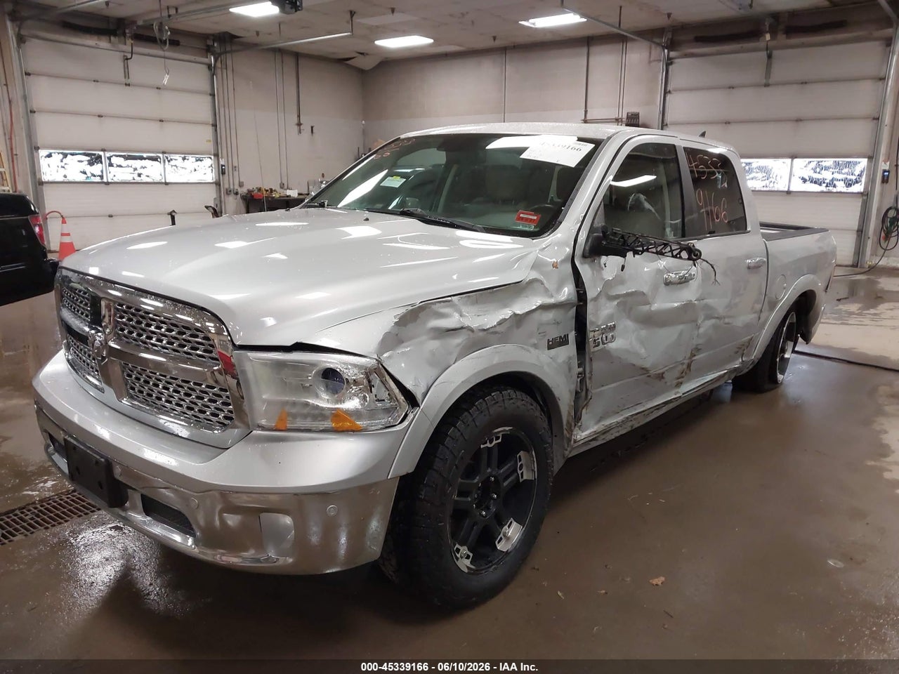 2014 RAM 1500 LARAMIE thumbnail 3