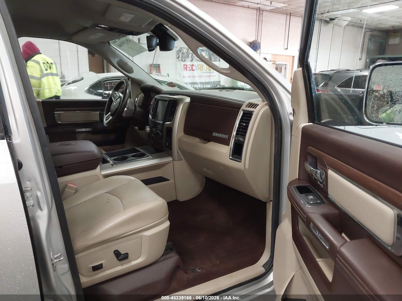 2014 RAM 1500 LARAMIE thumbnail 6