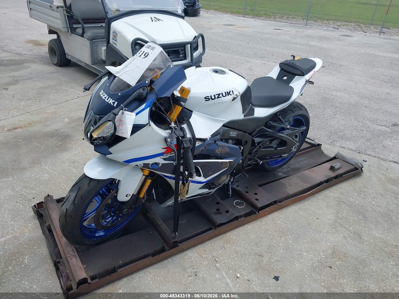 2023 SUZUKI GSX-R1000 R thumbnail 3