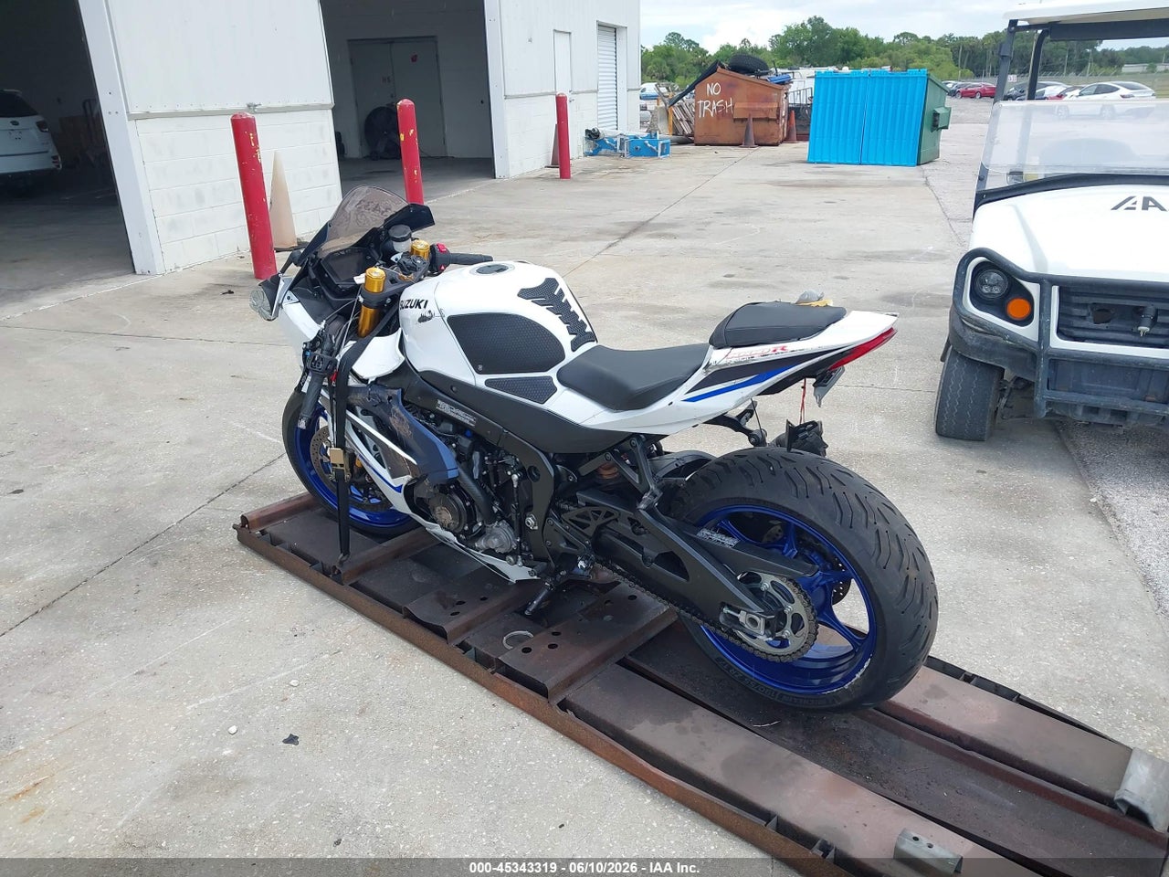 2023 SUZUKI GSX-R1000 R thumbnail 4