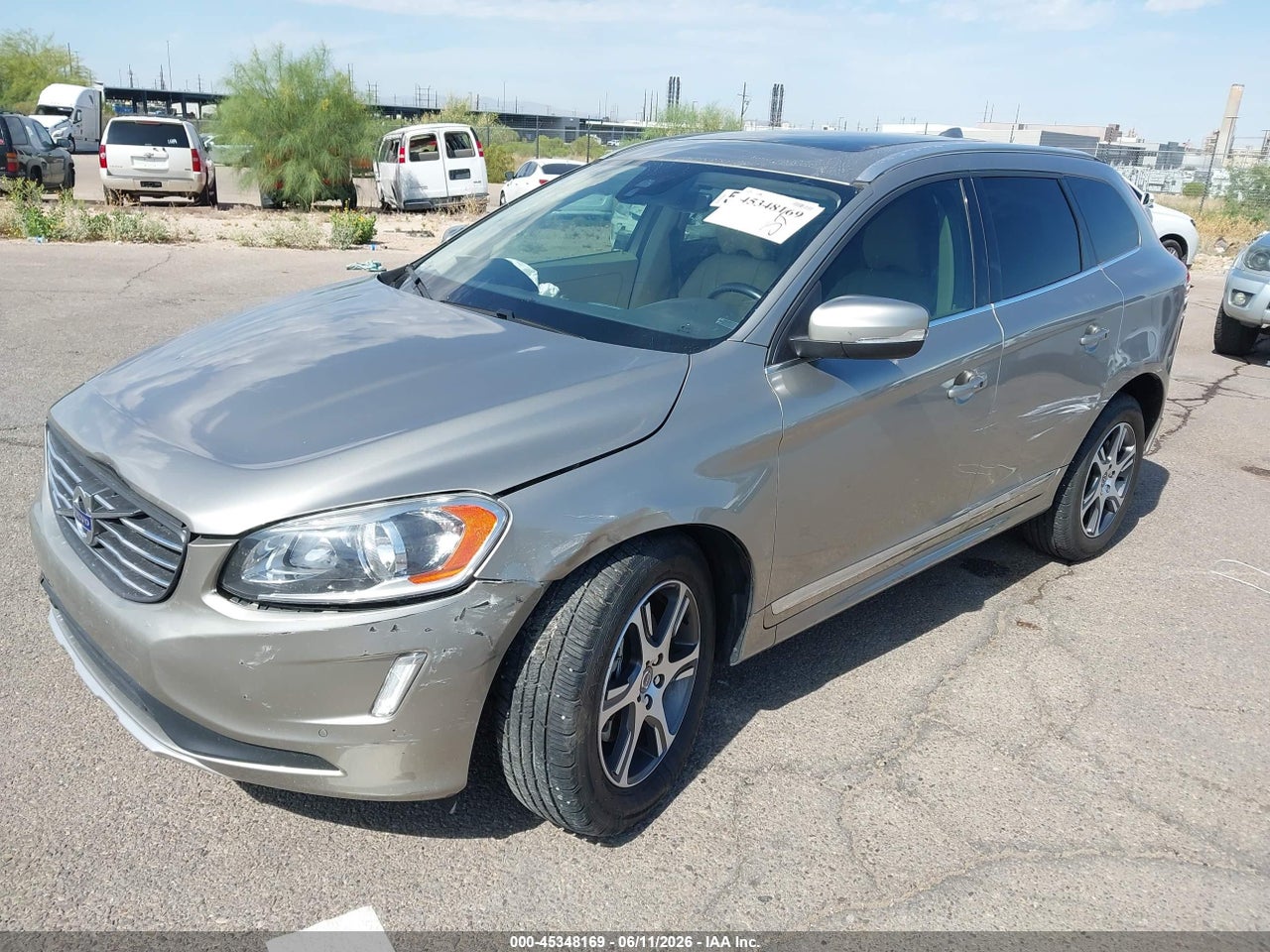 2015 VOLVO XC60 T6 thumbnail 3