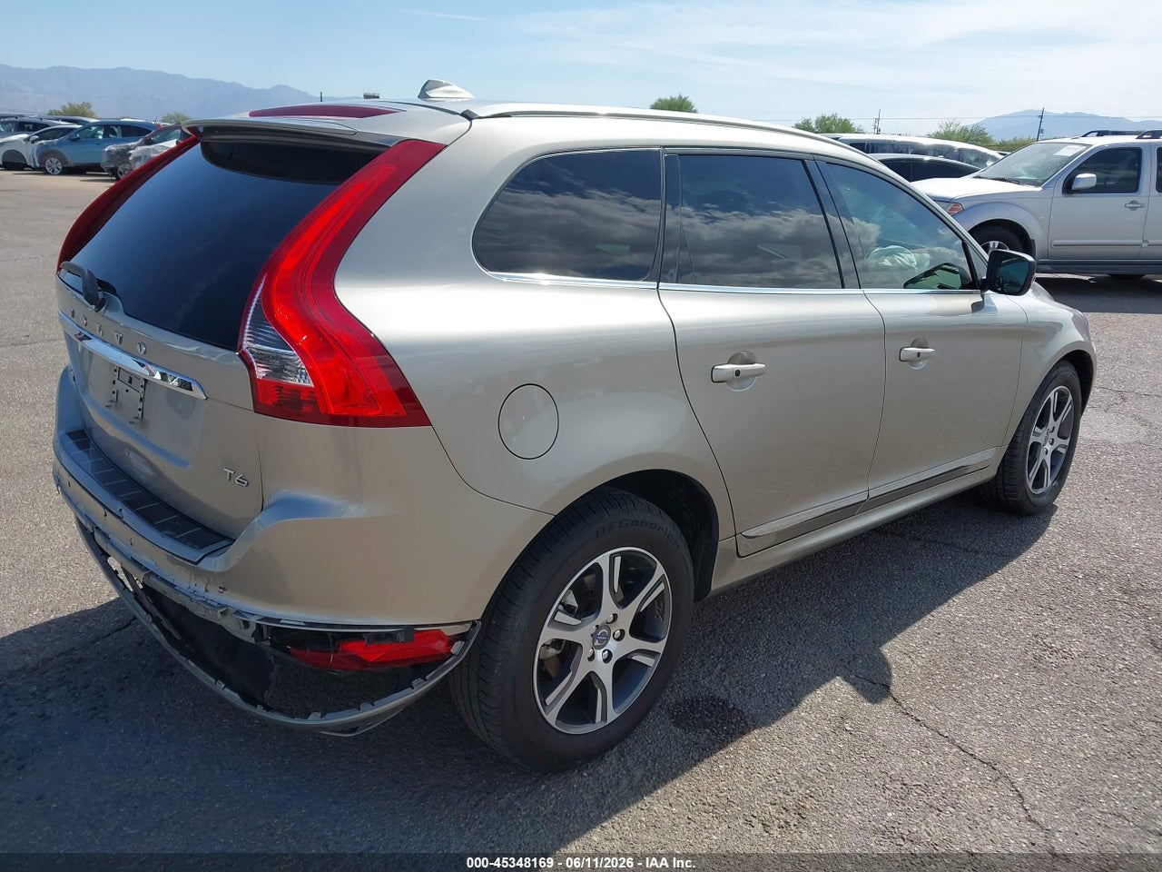 2015 VOLVO XC60 T6 thumbnail 5