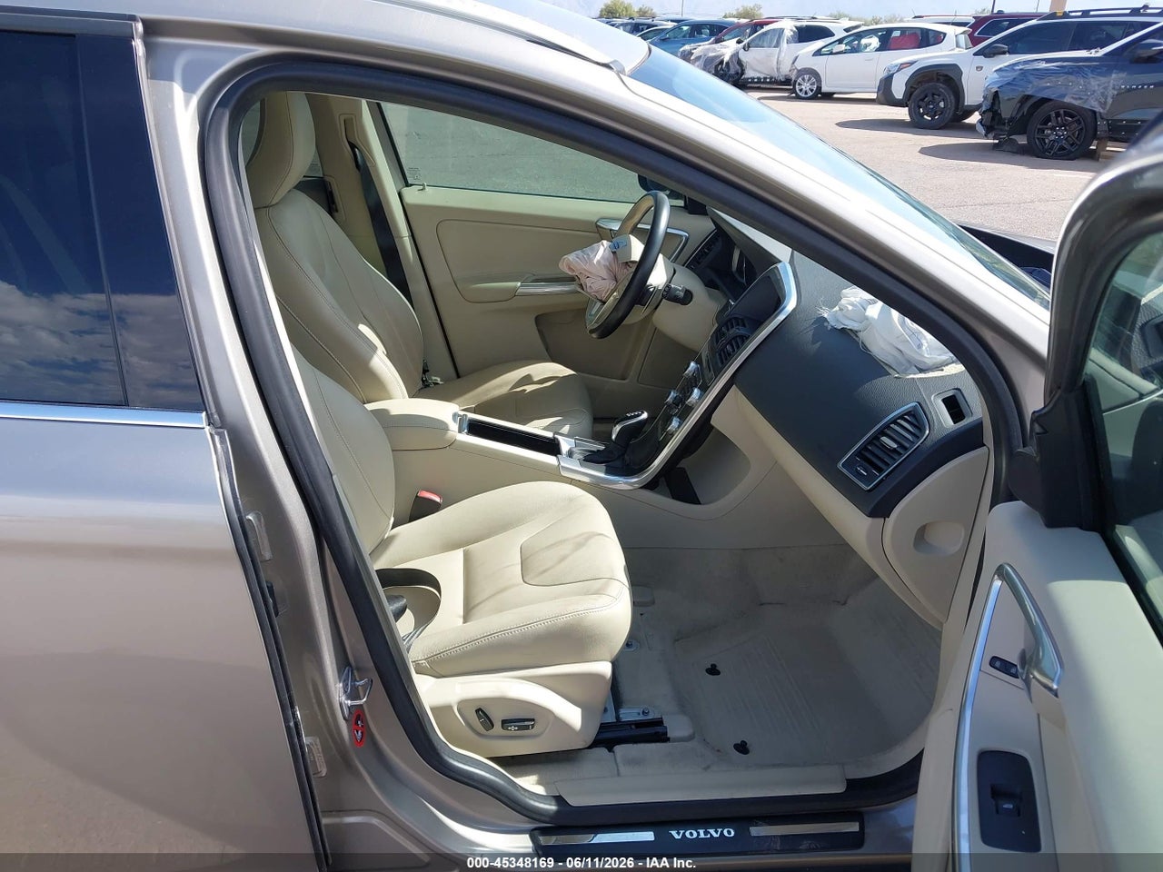 2015 VOLVO XC60 T6 thumbnail 6