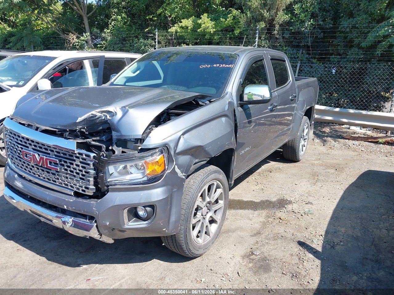 2019 GMC CANYON DENALI thumbnail 3