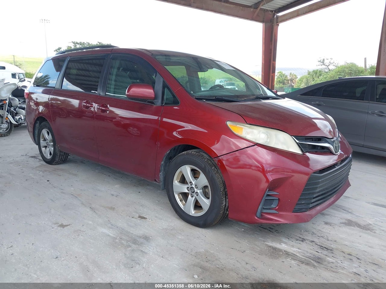 2018 TOYOTA SIENNA LE 8 PASSENGER thumbnail 2