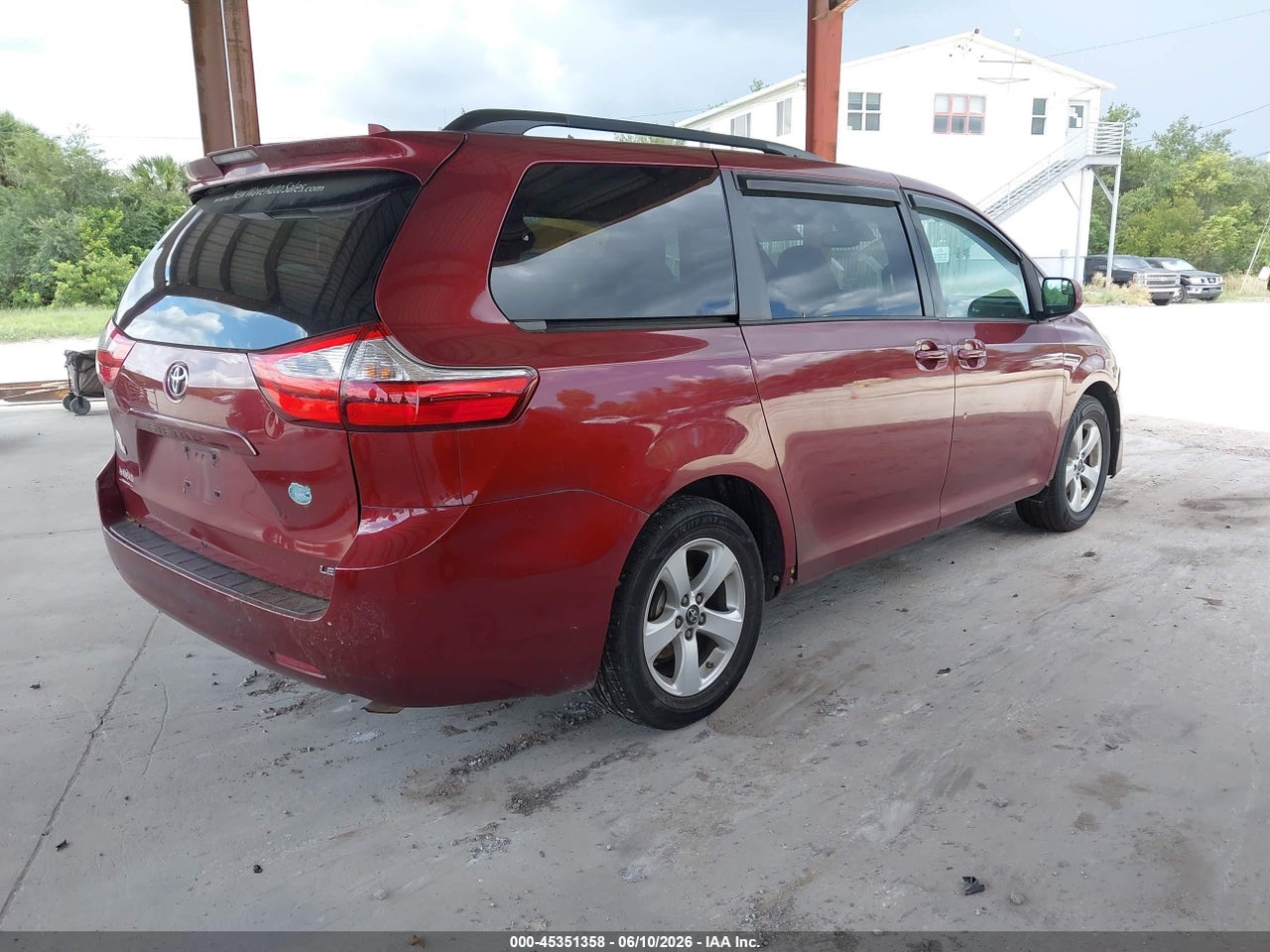 2018 TOYOTA SIENNA LE 8 PASSENGER thumbnail 5
