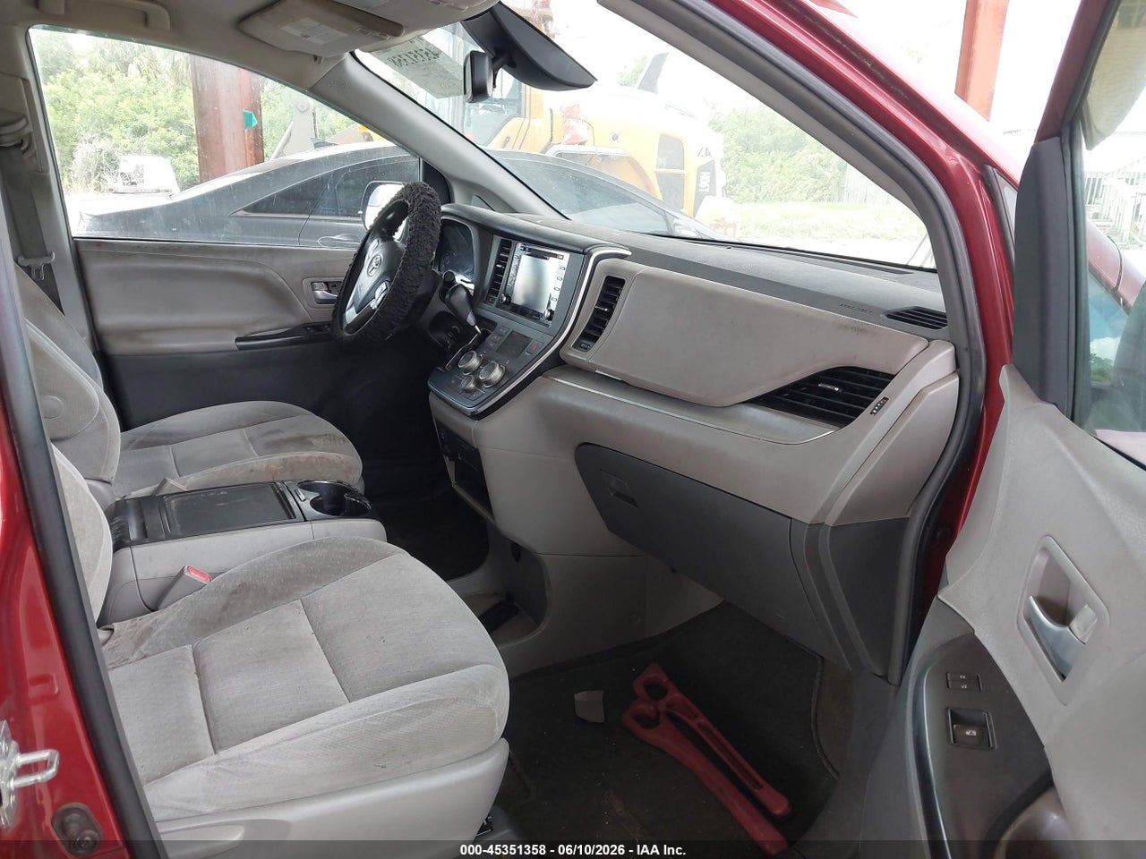 2018 TOYOTA SIENNA LE 8 PASSENGER thumbnail 6