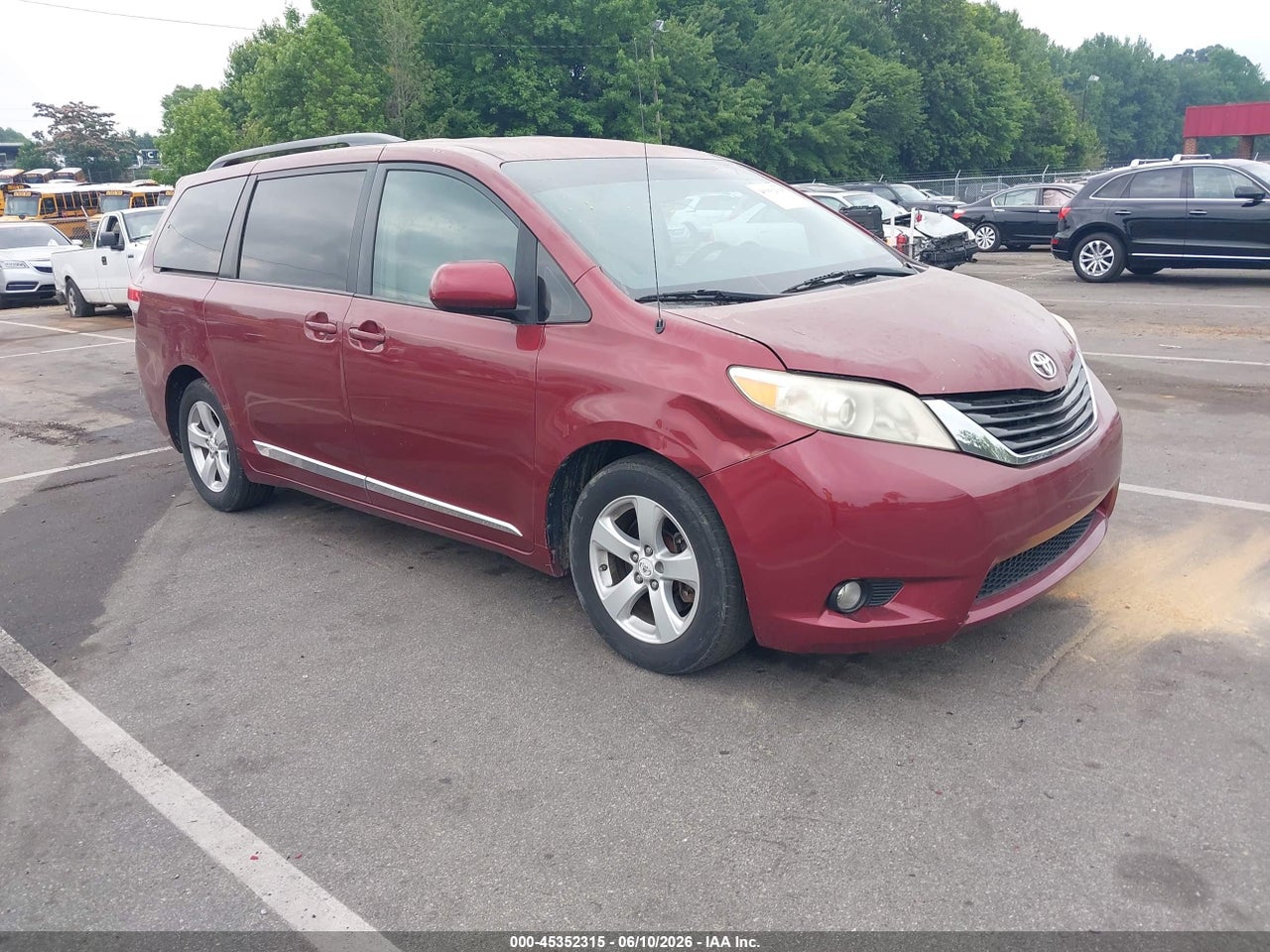 2011 TOYOTA SIENNA LE V6 thumbnail 2