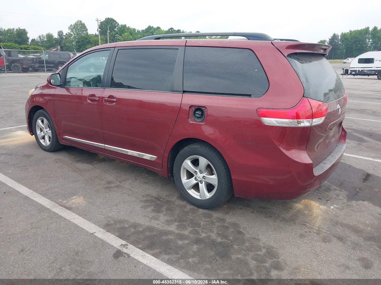 2011 TOYOTA SIENNA LE V6 thumbnail 4