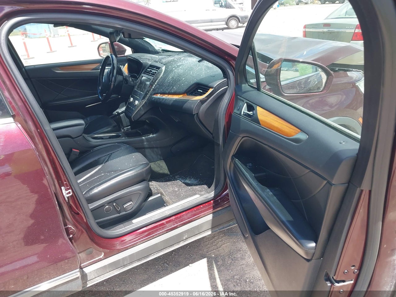 2016 LINCOLN MKC RESERVE thumbnail 6