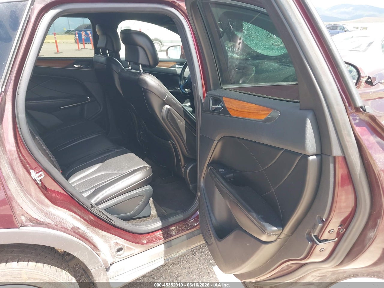 2016 LINCOLN MKC RESERVE thumbnail 9
