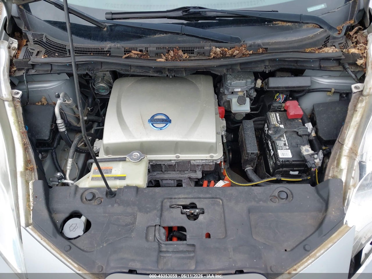 2015 NISSAN LEAF S thumbnail 11