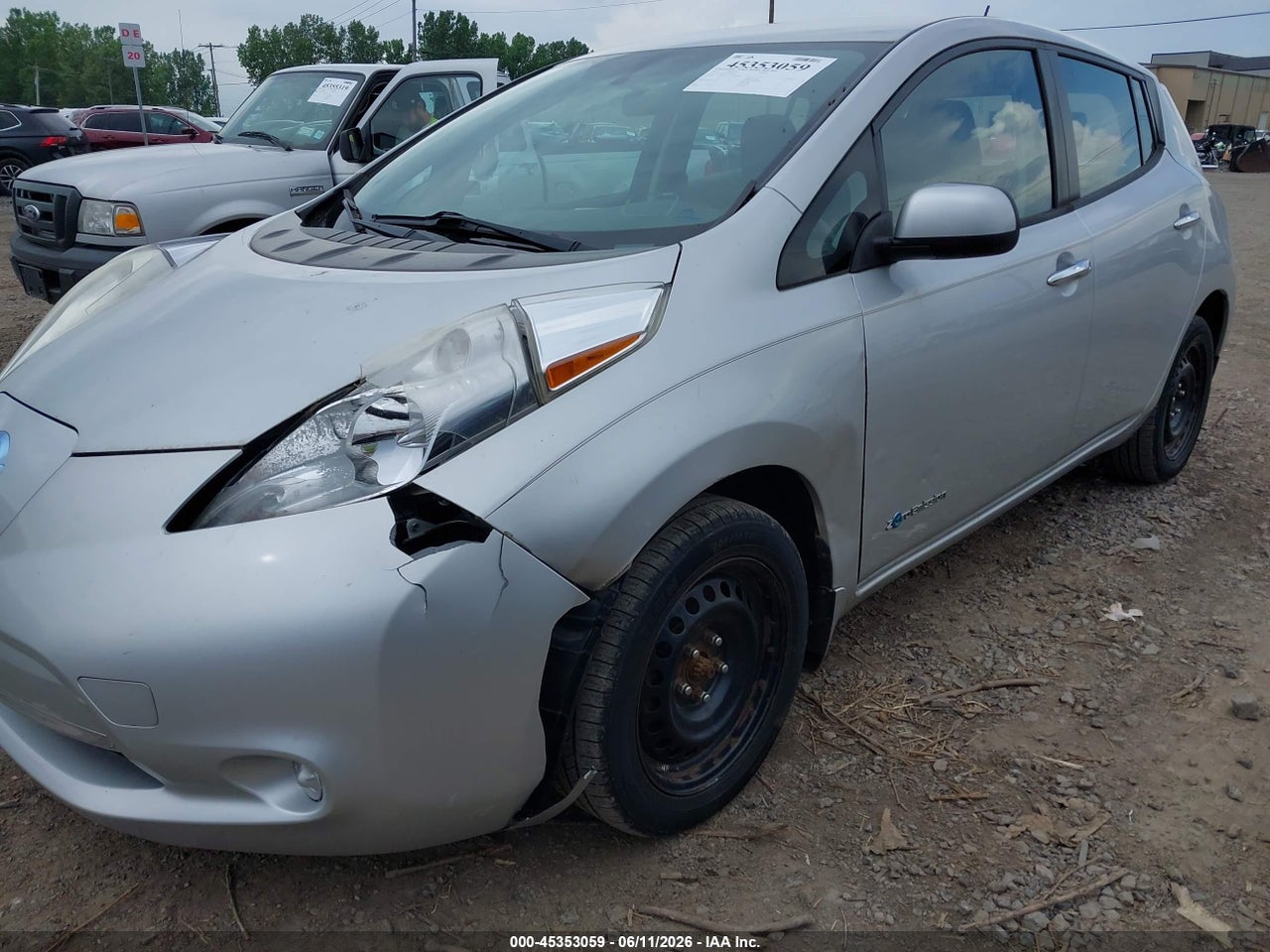 2015 NISSAN LEAF S thumbnail 7