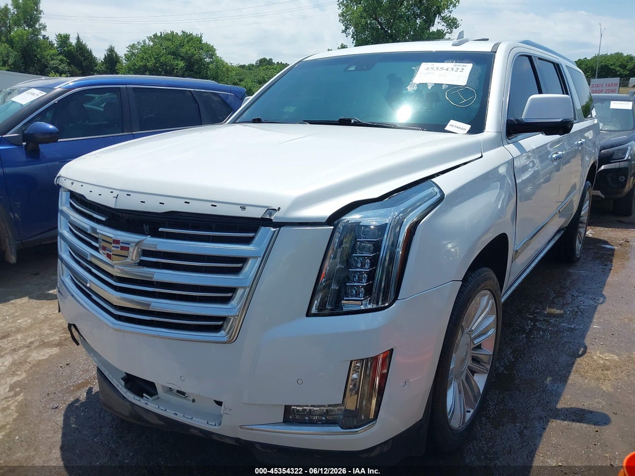 2017 CADILLAC ESCALADE ESV PLATINUM thumbnail 3