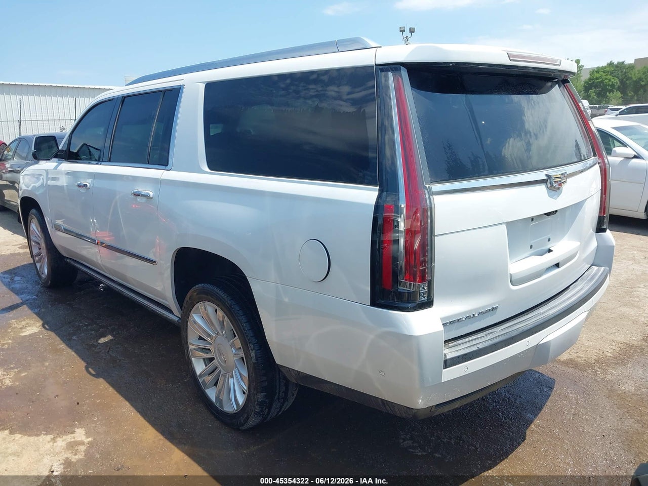 2017 CADILLAC ESCALADE ESV PLATINUM thumbnail 4