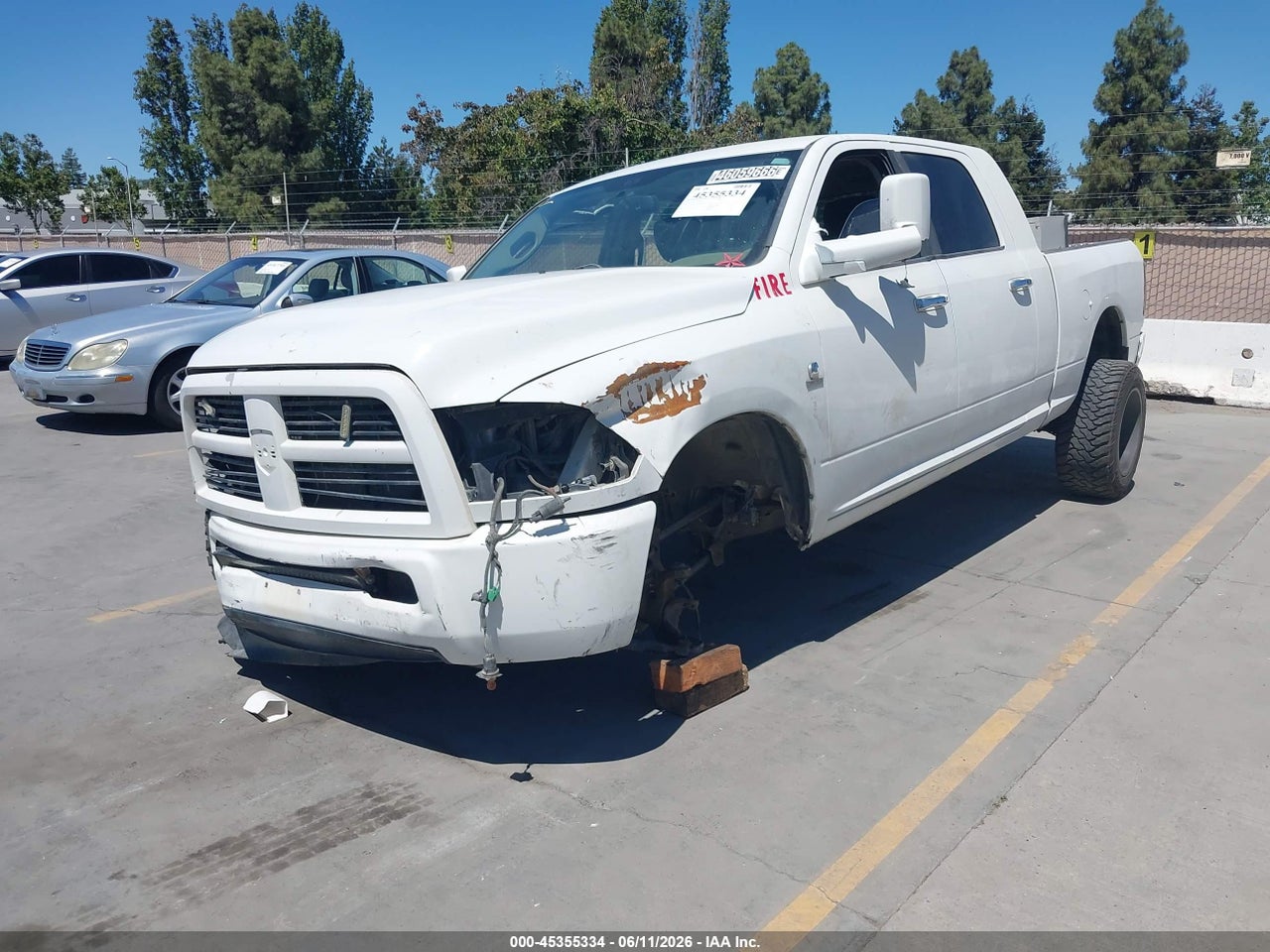 2012 RAM 2500 SLT thumbnail 3