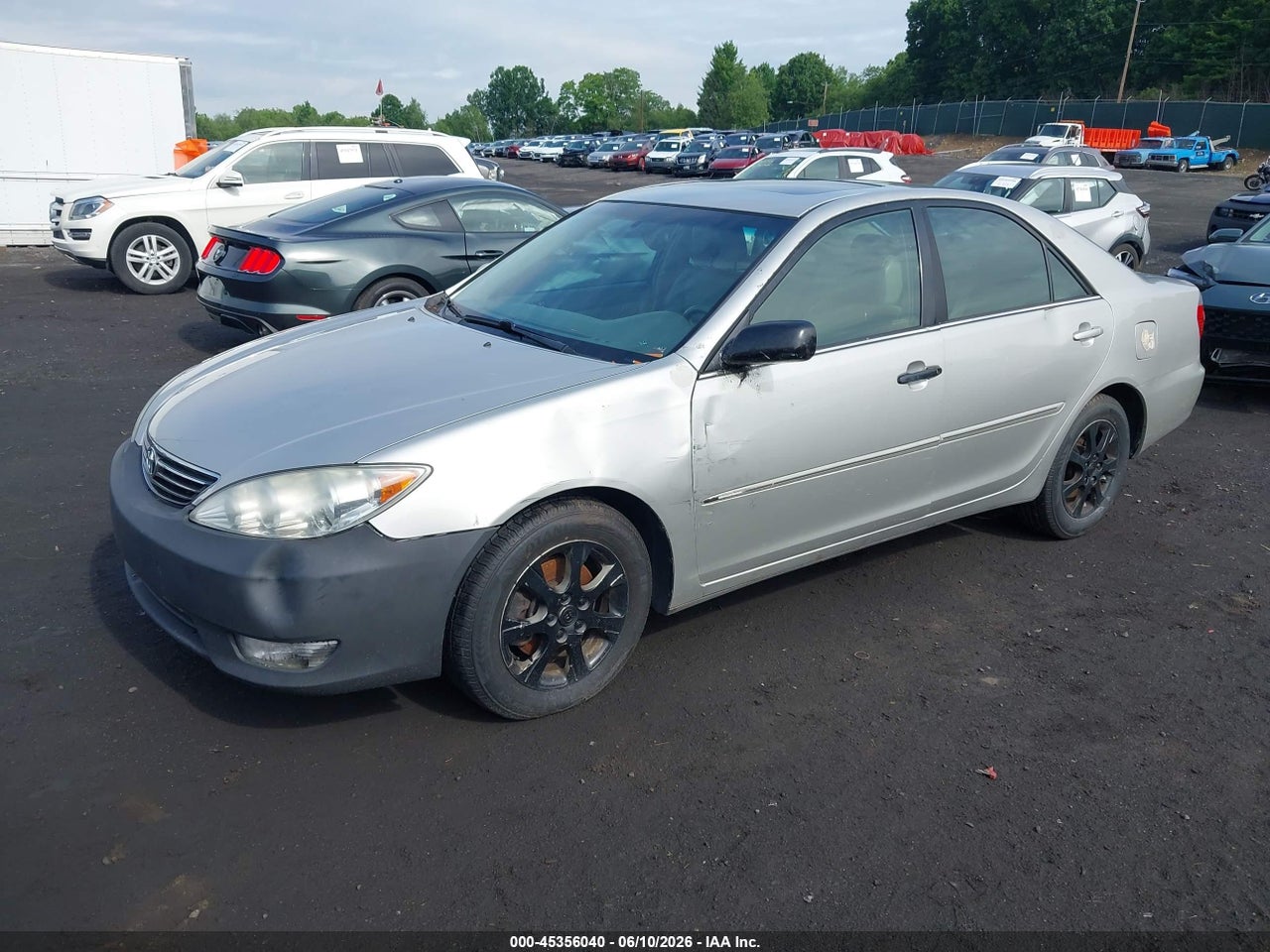 2005 TOYOTA CAMRY XLE V6 thumbnail 3
