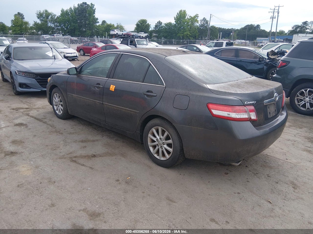 2010 TOYOTA CAMRY XLE V6 thumbnail 4