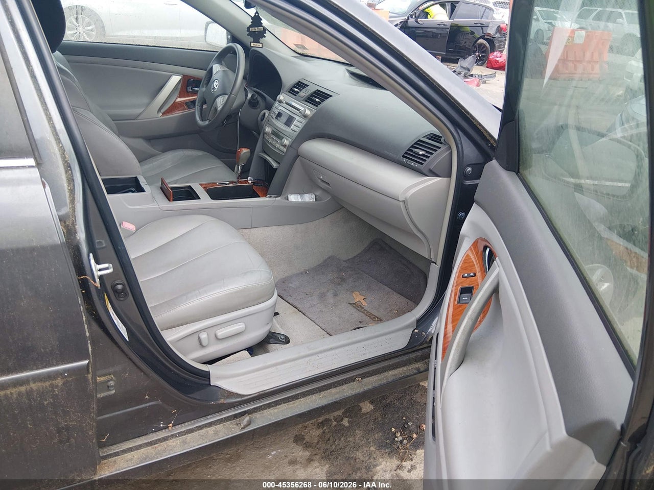 2010 TOYOTA CAMRY XLE V6 thumbnail 6