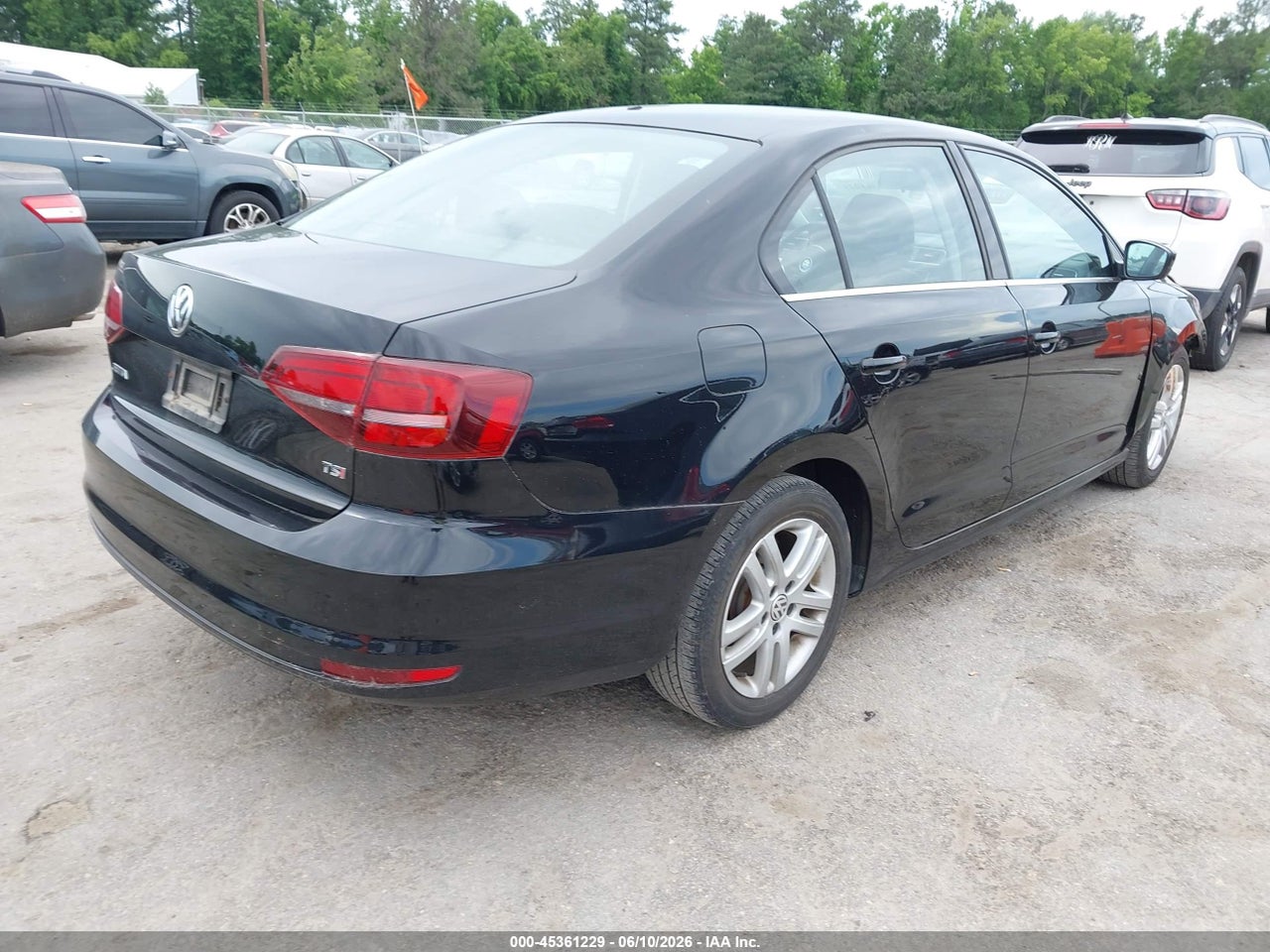 2017 VOLKSWAGEN JETTA 1.4T S · 4/12