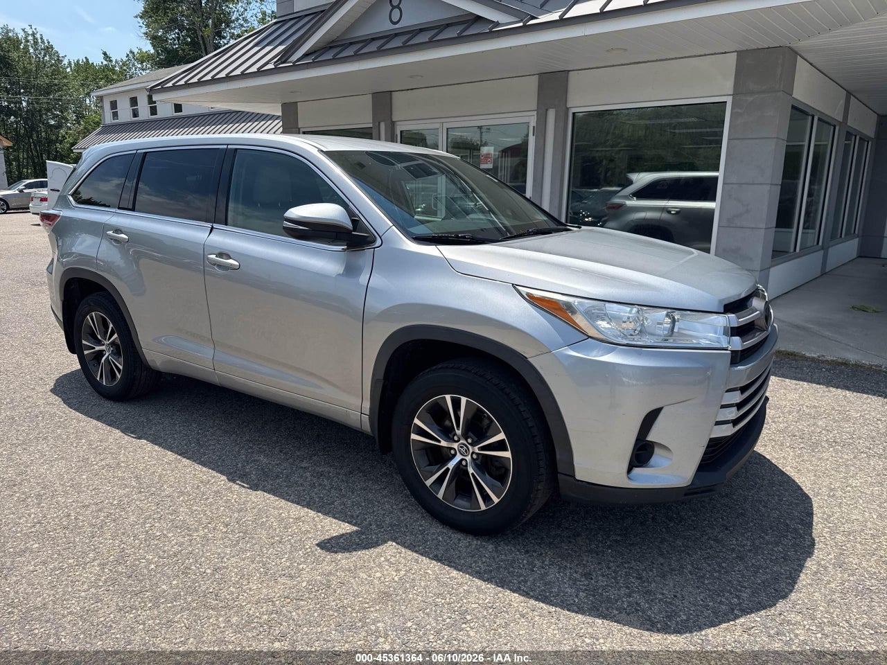 2018 TOYOTA HIGHLANDER LE thumbnail 2