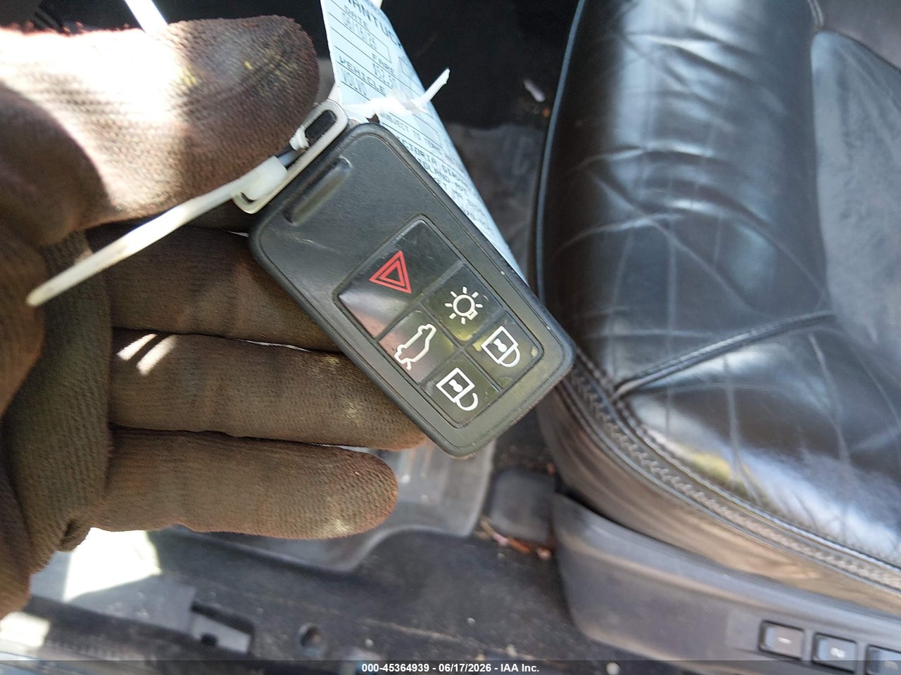 2008 VOLVO XC70 3.2 thumbnail 12