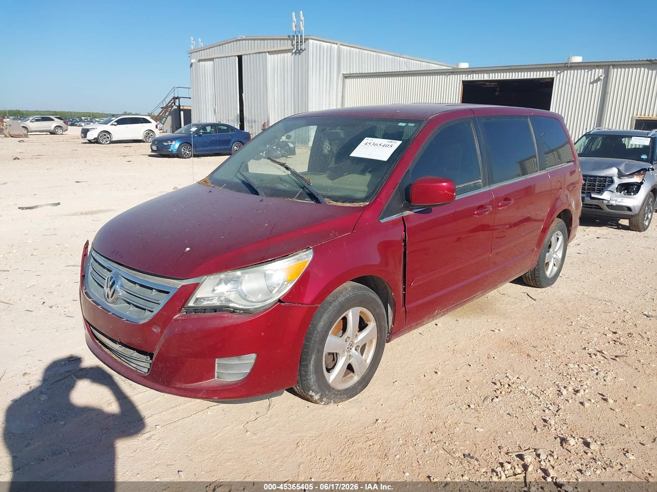 2011 VOLKSWAGEN ROUTAN SE thumbnail 3