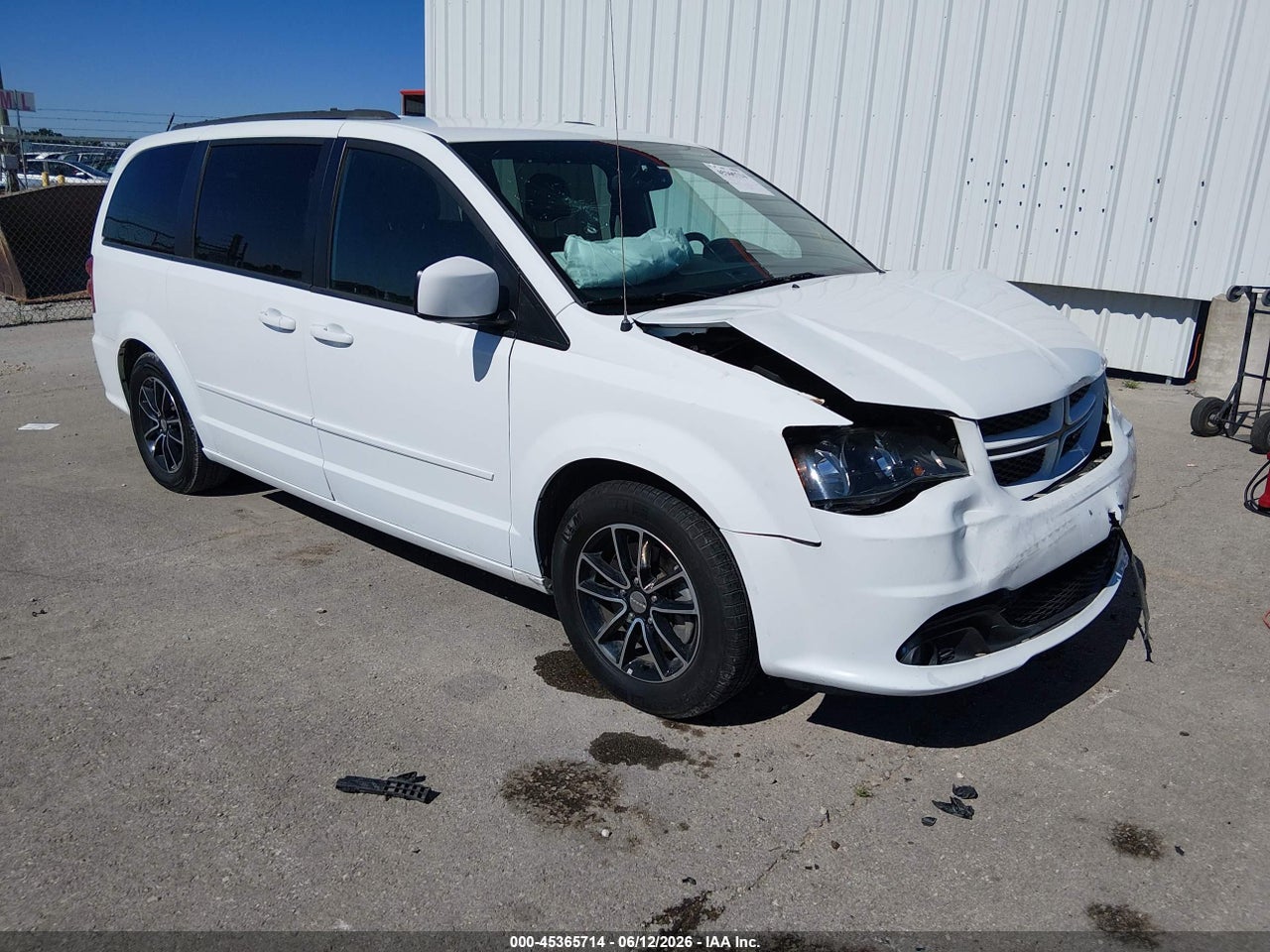2017 DODGE GRAND CARAVAN GT thumbnail 2