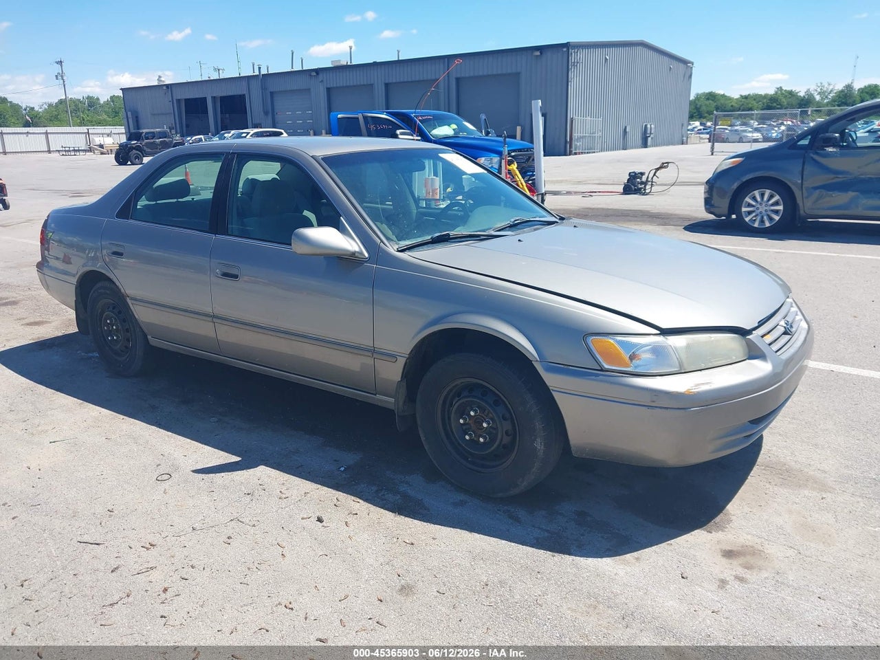 1998 TOYOTA CAMRY LE thumbnail 2