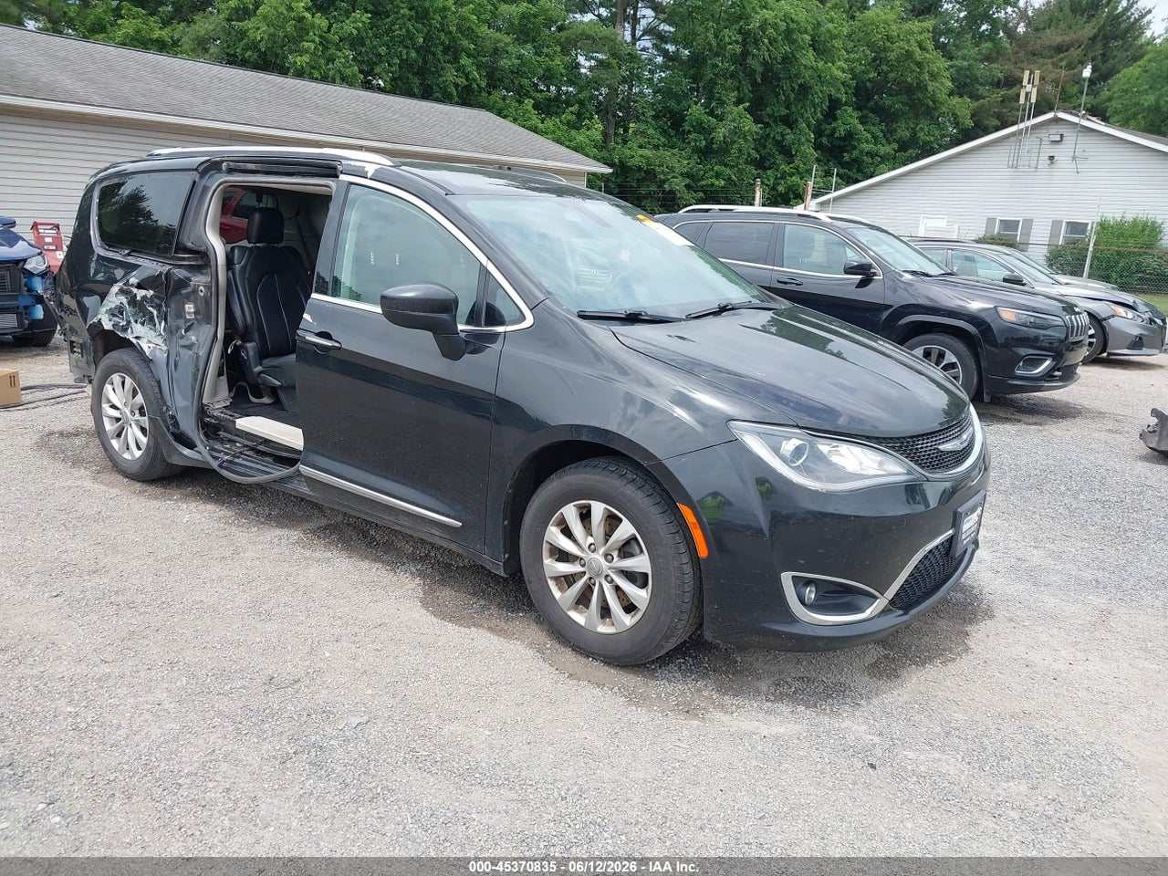 2019 CHRYSLER PACIFICA TOURING L thumbnail 2