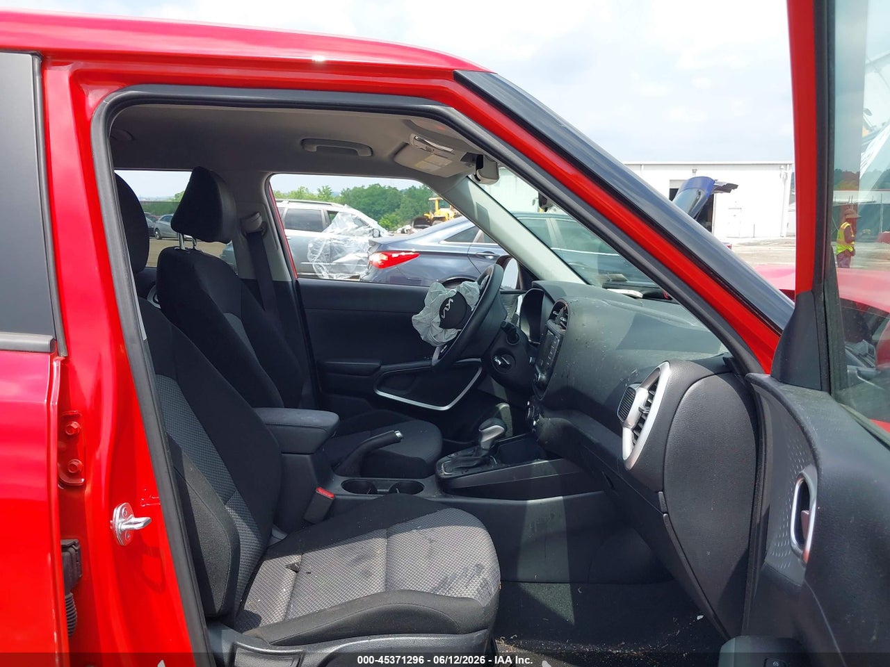 2023 KIA SOUL LX thumbnail 6
