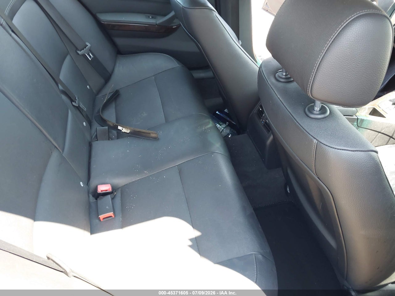 2011 BMW 328I XDRIVE thumbnail 9