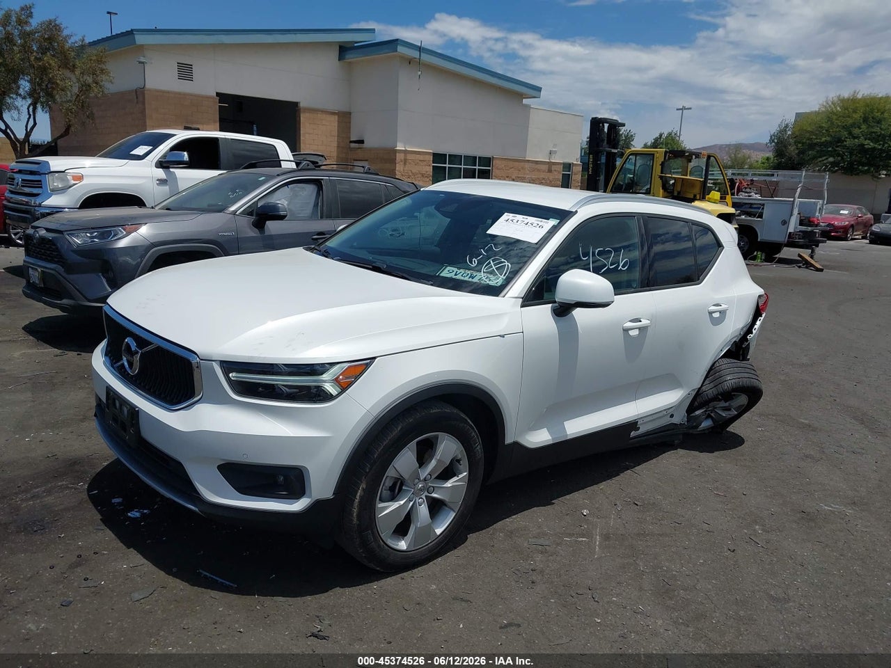 2022 VOLVO XC40 T5 MOMENTUM thumbnail 3