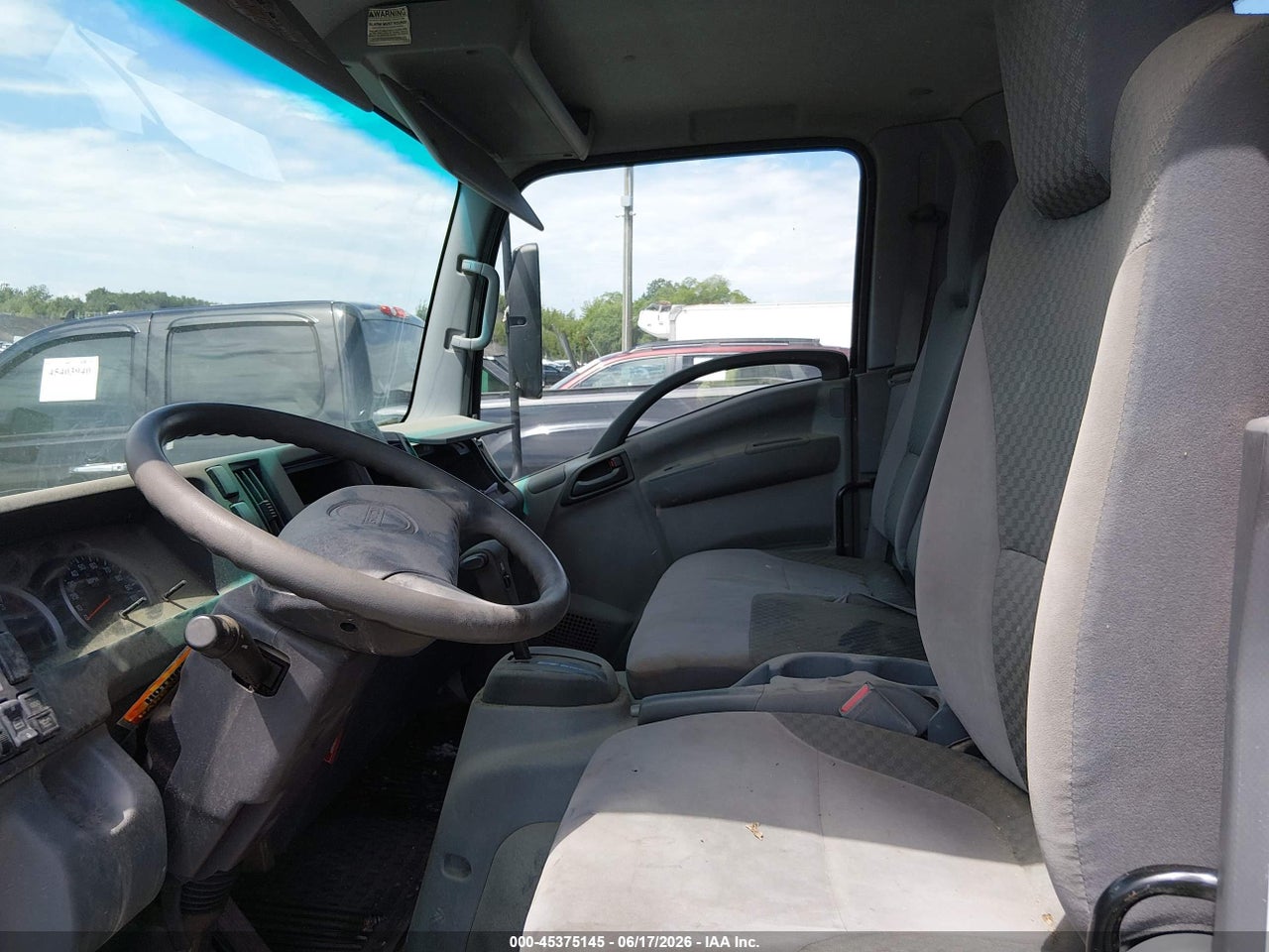 2014 ISUZU NPR HD DSL REG AT   thumbnail 8