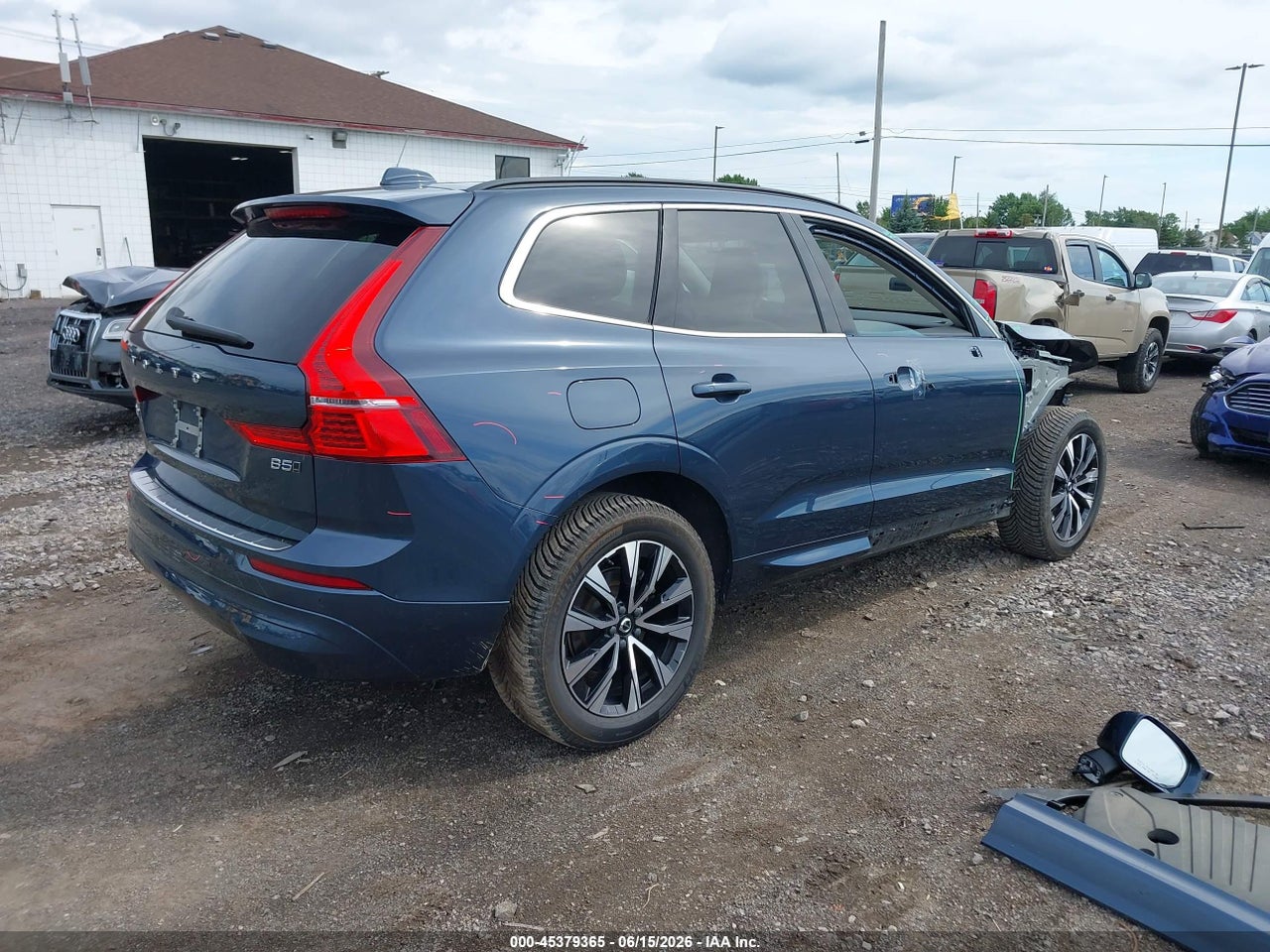 2023 VOLVO XC60 B5 CORE · 4/12