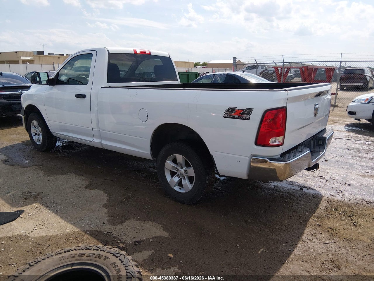 2015 RAM 1500 TRADESMAN thumbnail 4